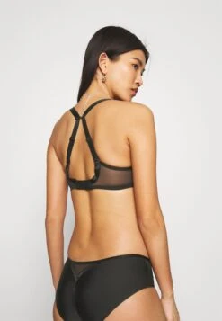 Chantelle Chic Essential Spacer - Beugel Bh - Schwarz 10 Chantelle Chic Essential Spacer - Beugel Bh - Schwarz -Fashionista Verkoop 0a772ffc75f842f594a477e8f05ea9ee scaled