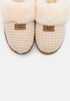 Ugg Cozy - Pantoffels - Cream -Fashionista Verkoop 0ba294fceeec41fb9fb38426add47e61 scaled