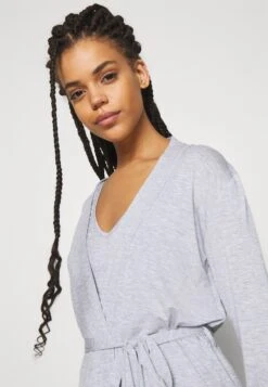 Anna Field 3 Piece Jersey- Pyjama - Mottled Light Grey -Fashionista Verkoop 1fb03470c6af432ea96e665fd3d2f831 scaled