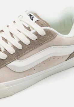Vans Knu Skool Unisex - Skateschoenen - Beige/Light Brown/White 11 Vans Knu Skool Unisex - Skateschoenen - Beige/Light Brown/White -Fashionista Verkoop 238d05ef32444177a29e31853b0263e3 scaled
