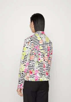 MARC CAIN Blazer - Light Limeade -Fashionista Verkoop 337589d2fd444a02a89c7570d883770d scaled
