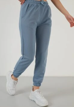 LELA Slim Fit - Trainingsbroek - Baby Blue -Fashionista Verkoop 4b39960b578b4beda1a5a30c7a733f26