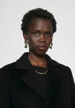 MAX & Co. Longrun - Mantel - Black 10 MAX & Co. Longrun - Mantel - Black -Fashionista Verkoop 520a4036f05540268b6a799919c84252 scaled