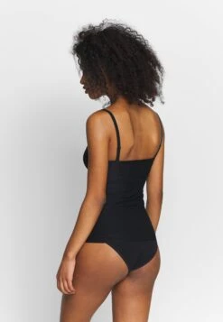 Chantelle Hemd - Schwarz -Fashionista Verkoop 5414217804414a8780e7a15dde8c01ff scaled