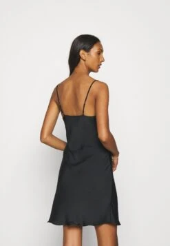 Anna Field Hammered Satin Nightie - Nachtjapon - Black -Fashionista Verkoop 582eef8b55cc48b49fe9b0e88e2892d9 scaled