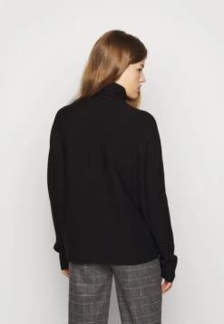 DRYKORN Liora - Trui - Schwarz -Fashionista Verkoop 60e7609d28334129b605f46c9316cd76 scaled