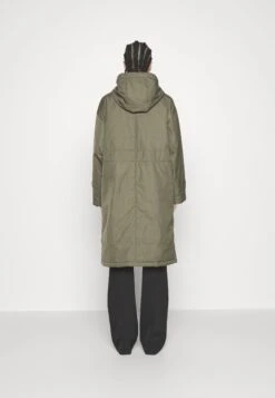 Marc O'Polo Coat Long Padded Fixed Hood Zipper Drawstring Waist - Parka - Olive Crop 12 Marc O'Polo Coat Long Padded Fixed Hood Zipper Drawstring Waist - Parka - Olive Crop -Fashionista Verkoop 6891794f3bf4452a9d6a61ad7079317f scaled