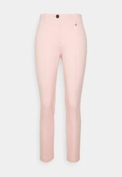 MARC CAIN Broek - Soft Powder Pink -Fashionista Verkoop 6969c95c7e664546acee427f43058d36 scaled