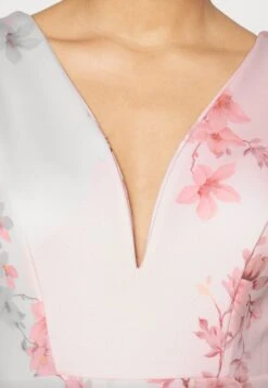 Wal G Wedding Jamie Flare Sleeve Midi - Etui-Jurk - Pink -Fashionista Verkoop 6e55c7ccbc3f4464afcfeef8cb192e50 scaled