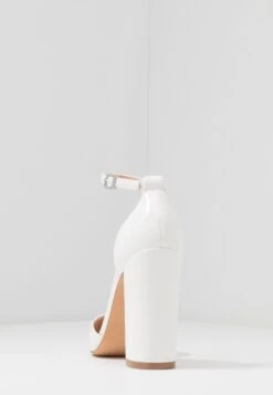 Even&Odd Hoge Hakken - White -Fashionista Verkoop 72dcbcdd97a34a499f7fdf8ddeb98c4f scaled