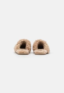 Ugg Maxi Curly Slide - Pantoffels - Sand 9 Ugg Maxi Curly Slide - Pantoffels - Sand -Fashionista Verkoop 7a5c0c81c53845faaf6e05c68bd00159 scaled