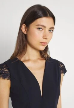 Wal G Sammy Maxi Dress - Jerseyjurk - Navy Blue -Fashionista Verkoop 7bc2a4050184495aa043b9ccc819a7a5 scaled