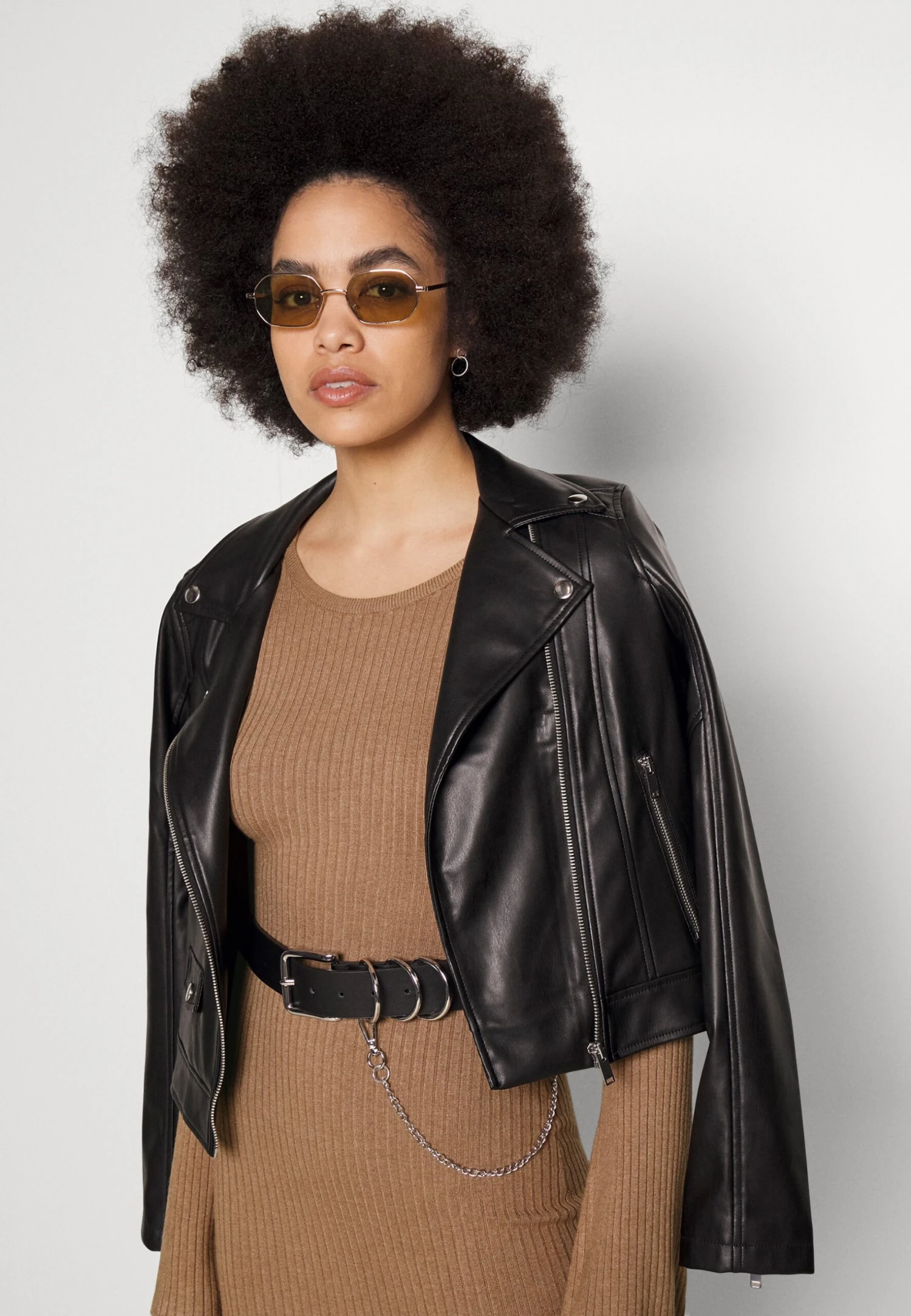 Even&Odd Knit Loose Fit Flared Sleeves Dress - Gebreide Jurk - Camel 4 Even&Odd Knit Loose Fit Flared Sleeves Dress - Gebreide Jurk - Camel - Afbeelding 4