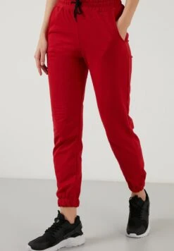 LELA Slim Fit - Trainingsbroek - Red -Fashionista Verkoop 941f1ab7945a4fdc8dd45bde81ea7bf7