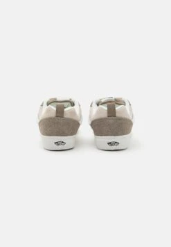 Vans Knu Skool Unisex - Skateschoenen - Beige/Light Brown/White 8 Vans Knu Skool Unisex - Skateschoenen - Beige/Light Brown/White -Fashionista Verkoop 943d40e618e94fc6bb9b9c7e8bac78ab scaled