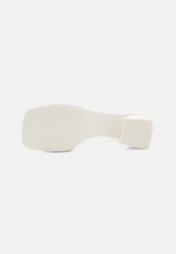 Call It Spring Vickie - Sandalen - White -Fashionista Verkoop 99b2037c520e4ef9958077820096fbd7 scaled