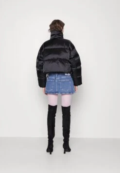 Calvin Klein Shine Puffer Down Coat - Gewatteerde Jas - Black -Fashionista Verkoop 9a5b70a332474441b72012a92e7a7cc4 scaled