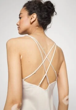 Anna Field Bridal Nightie / 003 - Off-White - Nachtjapon - 003 - Off-White -Fashionista Verkoop 9c3870beb15a4e44a97686ec673230cd scaled