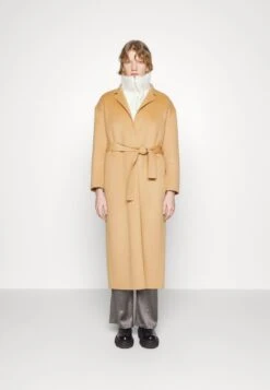 Filippa K Alexa Coat - Mantel - Light Camel 11 Filippa K Alexa Coat - Mantel - Light Camel -Fashionista Verkoop a0d80ae0894a4290a4daac80ef0dec77 scaled