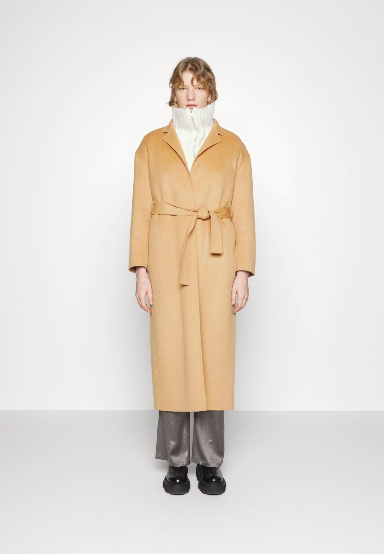 Filippa K Alexa Coat - Mantel - Light Camel 4 Filippa K Alexa Coat - Mantel - Light Camel - Afbeelding 4