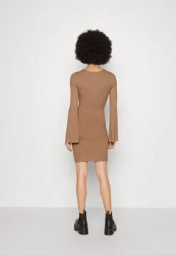 Even&Odd Knit Loose Fit Flared Sleeves Dress - Gebreide Jurk - Camel 8 Even&Odd Knit Loose Fit Flared Sleeves Dress - Gebreide Jurk - Camel -Fashionista Verkoop a23ed7db08e747158081f9e23ee8b51d scaled