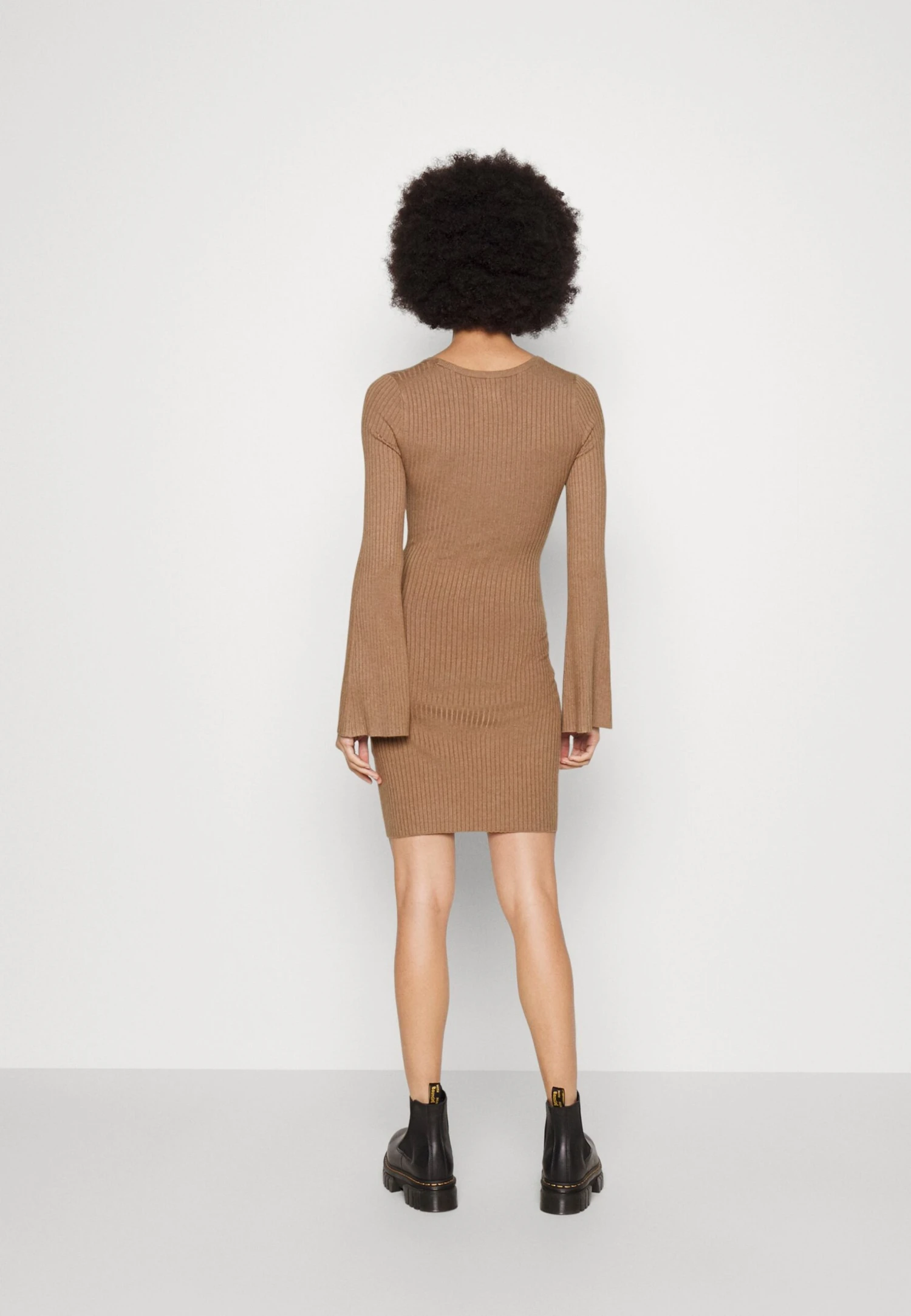 Even&Odd Knit Loose Fit Flared Sleeves Dress - Gebreide Jurk - Camel 3 Even&Odd Knit Loose Fit Flared Sleeves Dress - Gebreide Jurk - Camel - Afbeelding 3