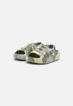 Ugg Sport Yeah Camopop - Sandalen - Moss Green -Fashionista Verkoop a62d21f623ed4ff7b760b41976672ff9 scaled