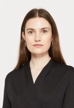 Anna Field Jerseyjurk - Black/White -Fashionista Verkoop acc37d498b9b46f0b76c380eb80cceea scaled