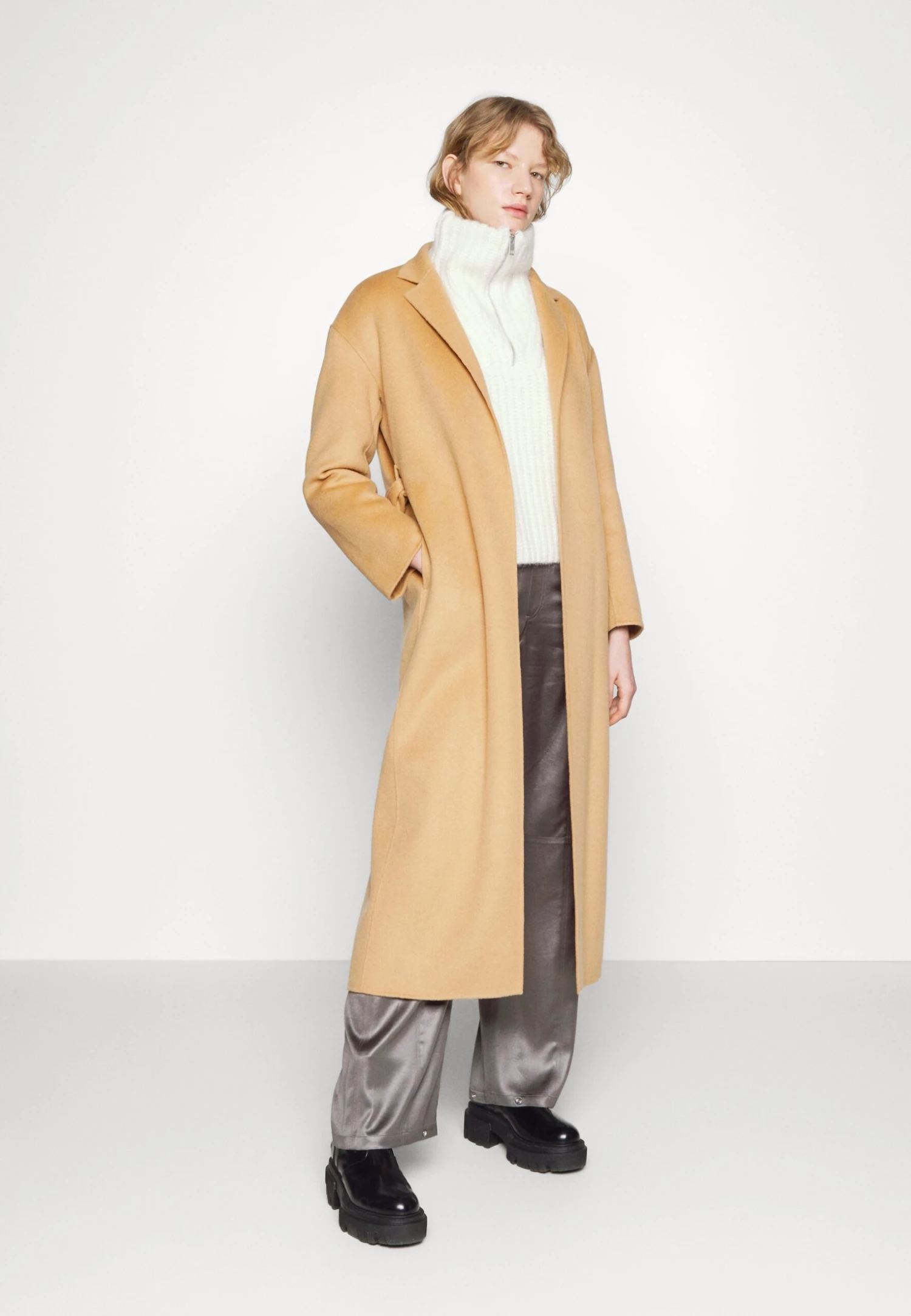 Filippa K Alexa Coat - Mantel - Light Camel 2 Filippa K Alexa Coat - Mantel - Light Camel - Afbeelding 2