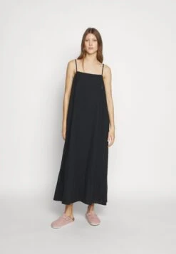 Minimum Vikilino - Maxi-Jurk - Black -Fashionista Verkoop aea427ee95b945a59e9bceed7d3fbc6c scaled