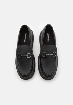 YOURTURN Unisex - Instappers - Black -Fashionista Verkoop b09b6a3da6c44aa49d29eebb84ada7a9 scaled