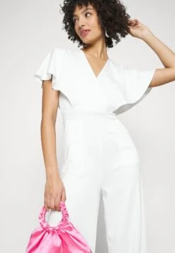 Wedding Betty V Neck Wrap - Jumpsuit - White -Fashionista Verkoop b2be8dc283c04e949a194b3f609b96e3 scaled