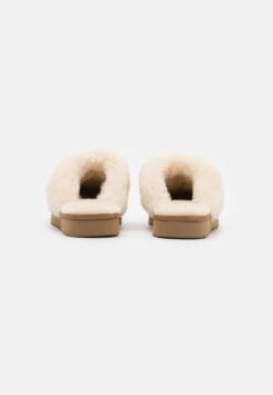 Ugg Cozy - Pantoffels - Cream -Fashionista Verkoop b5571a74f6324f21a1659713442b57c9 scaled