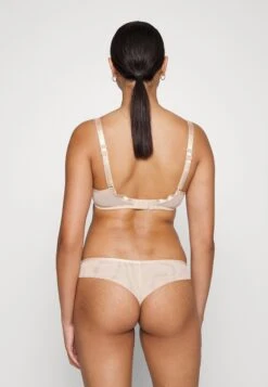 Chantelle Chic Essential Spacer - Beugel Bh - Golden Beige 9 Chantelle Chic Essential Spacer - Beugel Bh - Golden Beige -Fashionista Verkoop b69b835c3ebb4ab390cce84632151633 scaled