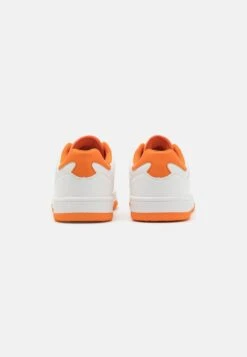 Sneakers Laag - White/Orange 9 Sneakers Laag - White/Orange -Fashionista Verkoop b768a6b6e70c4437b497c334a5073b87 scaled