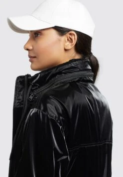 Khujo Marthe - Regenjas - Schwarz -Fashionista Verkoop d1c508bd182c4afeaf5acfea5d64a3cd scaled