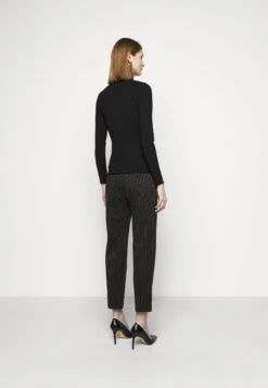 MAX & Co. Manama - Trui - Black -Fashionista Verkoop d2bc793f584c4aed8624afb966142502 scaled