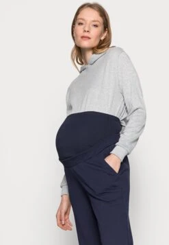 Trainingsbroek - Dark Blue -Fashionista Verkoop da08bd6d83c64a32b70ff090ba788fcd scaled