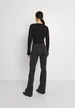 Lee Breese - Flared Jeans - Washed Black 8 Lee Breese - Flared Jeans - Washed Black -Fashionista Verkoop e07b97bc2fcf4cf2a995c3fd94e1d165 scaled