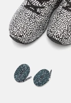 Uno - Sneakers Laag - Black/White 11 Uno - Sneakers Laag - Black/White -Fashionista Verkoop e15017e786444988a9e10e43c3562a1c scaled