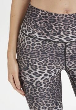 Endurance Legging - Print -Fashionista Verkoop eb8b4b9208e841f38b041cfff56efdd3 scaled