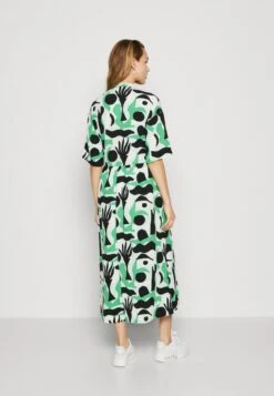 Monki Blousejurk - Green Lisendna -Fashionista Verkoop ec0fceb04c7944558dd21ad82a914bfa scaled