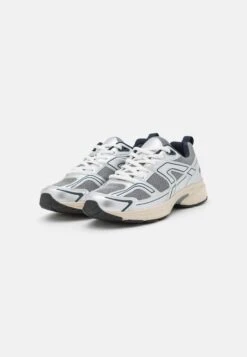 Even&Odd Comfort - Sneakers Laag - White/Silver/Dark Blue -Fashionista Verkoop f16b9b74077541a8943e66f43fb75cc8 scaled