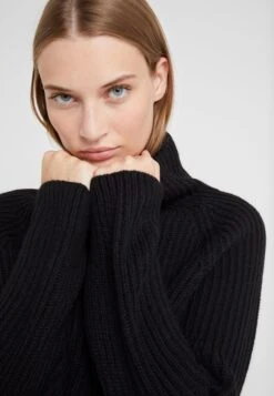 DRYKORN Arwen - Trui - Black -Fashionista Verkoop f8068c4f48bc4b1992a32b3ed459f6cb scaled