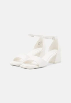 Call It Spring Vickie - Sandalen - White -Fashionista Verkoop ff5ed983b9a84557bec1a4ddcc333b69 scaled